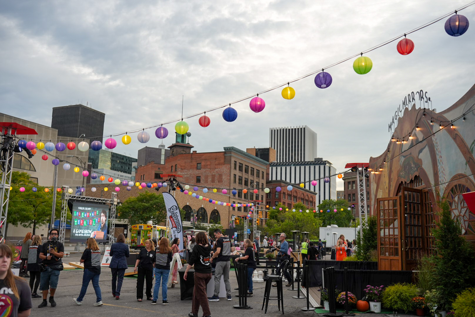 A Cruise-Ship Ruse and an Unsung Hero: Day One of the Rochester Fringe Festival